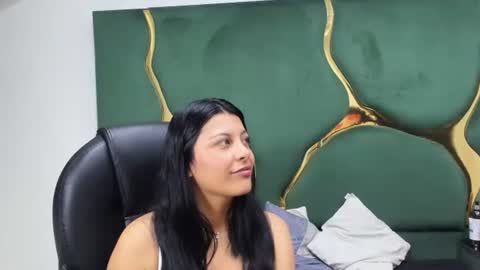 salmaportman_ online show from September 20, 2:32 am