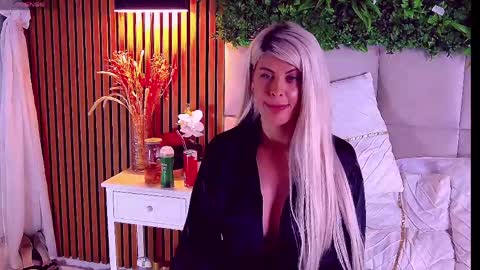 SalmaRoze online show from May 24, 5:39 am