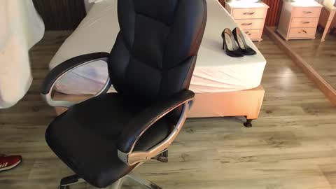 SAM MANSON online show from March 18, 12:21 pm