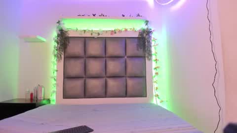 samanta_js online show from August 5, 12:11 pm