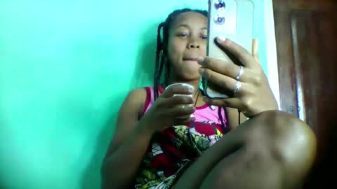 sandra1253099 online show from May 8, 7:44 am