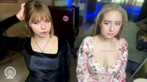 sandra dimonds online show from April 8, 1:57 pm