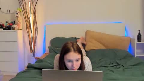 santythousand online show from February 8, 1:31 am