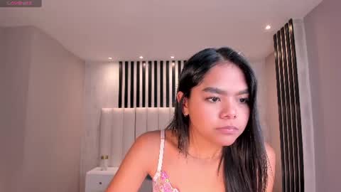 Saphira James online show from June 27, 5:30 am