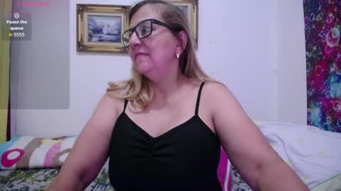 sara online show from April 7, 10:23 pm