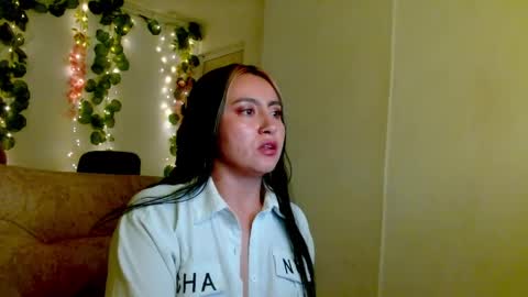 sara912679 online show from May 21, 1:42 pm