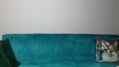 Im Sara I am happy to be here  online show from March 26, 6:31 pm