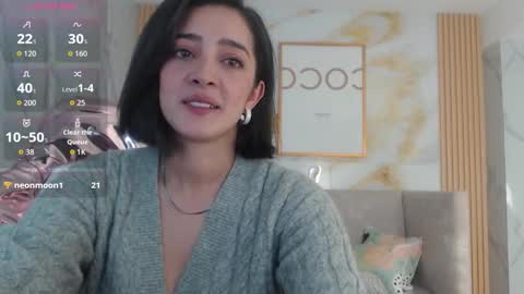 Sara  online show from October 23, 1:50 pm