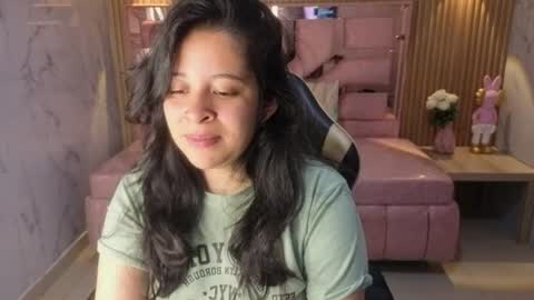 Sara T. online show from July 14, 1:05 pm