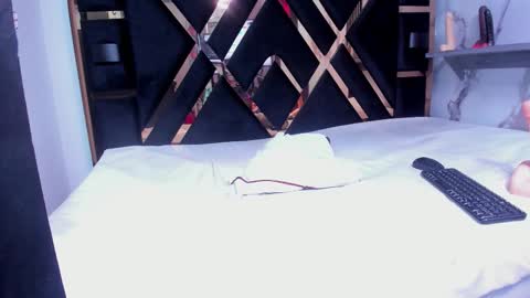 sara_tourner online show from March 12, 11:57 am