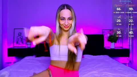 Sarah online show from March 28, 3:55 pm