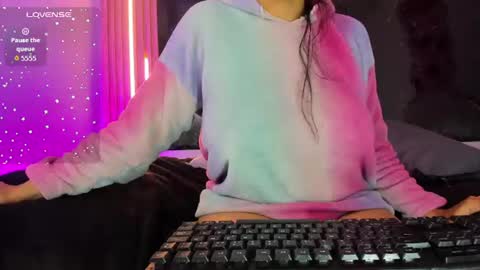 sarahajhoness online show from June 20, 7:28 pm