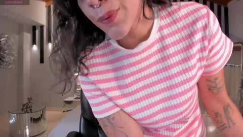 Sarah  independent model online show from May 31, 5:30 pm