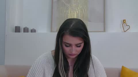 Monica online show from December 16, 5:22 pm