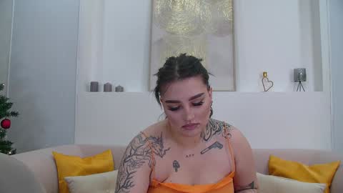 Monica online show from December 16, 6:32 am