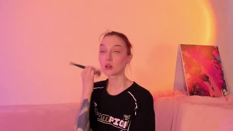 Christina Chris online show from February 1, 4:24 am