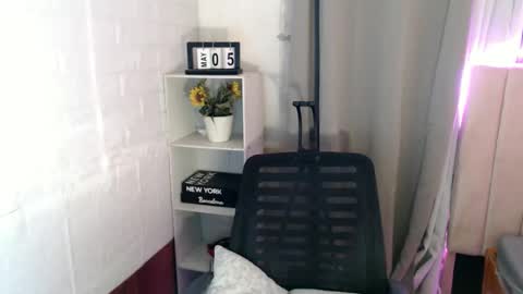 sassy_kimmyy online show from May 6, 11:58 am