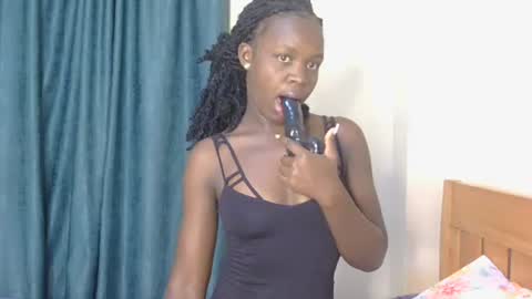 sexxy one online show from June 17, 12:12 am
