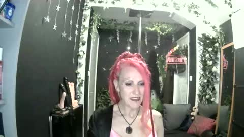 SaucySky online show from May 30, 11:00 pm