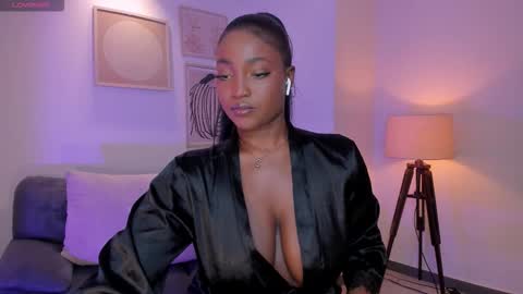 S a v a n n a h  online show from March 17, 8:57 pm