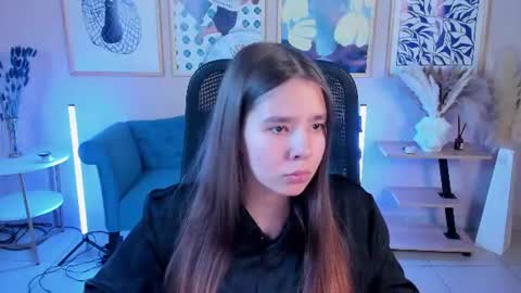 Saya online show from August 9, 1:15 pm