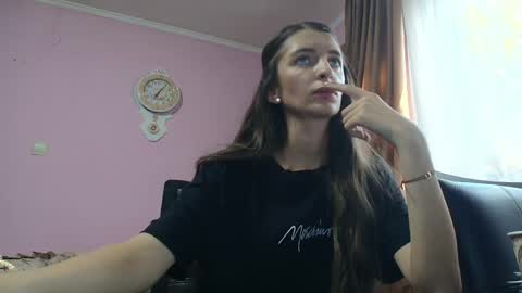 Scarlet online show from June 2, 4:19 pm