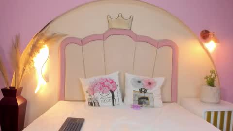 Scarlth online show from March 24, 7:19 pm