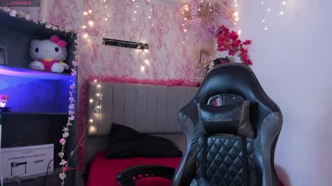 Scarlett online show from May 7, 9:40 pm