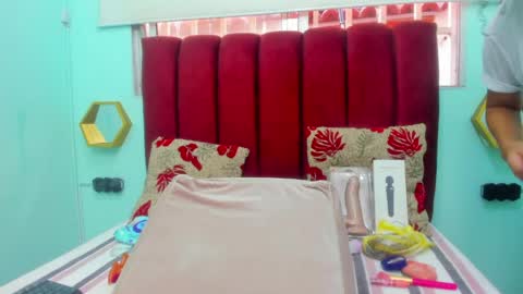 scarlett_fox20 online show from May 16, 12:15 pm