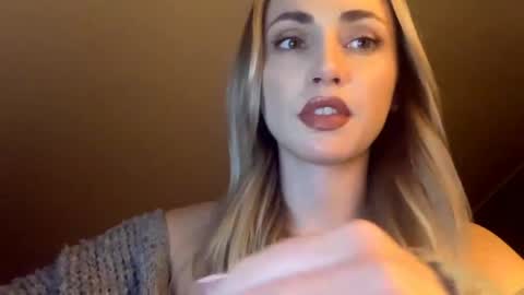 ScarlettxBlonde online show from April 15, 8:09 pm