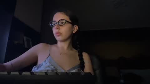 secret_vanilla_ online show from June 15, 8:53 pm