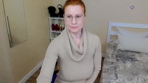 seductive_foxy_ online show from March 16, 5:44 am