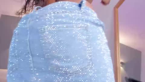 Selena online show from March 27, 11:00 am