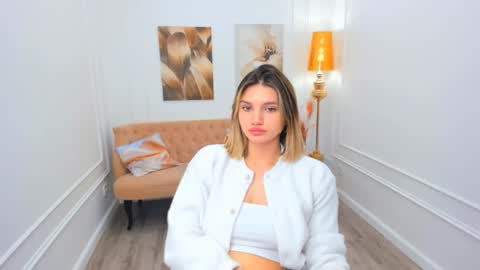 selenaemoore online show from April 11, 7:45 am