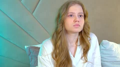 SelinSwarovski online show from April 3, 4:38 pm