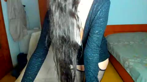 sexqueen1111 online show from May 10, 9:00 am