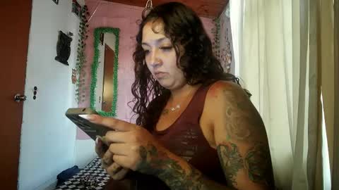 sexy lolas online show from May 24, 10:52 pm