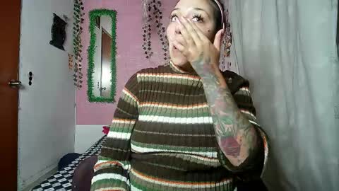 sexy lolas online show from May 19, 4:19 am