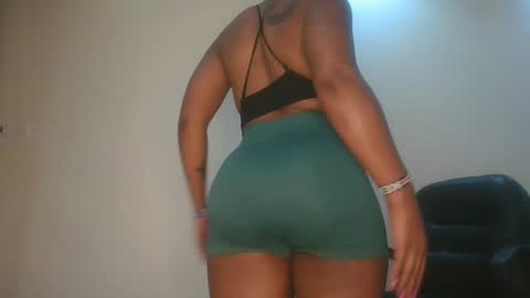 sexy_lyna online show from May 10, 6:04 am