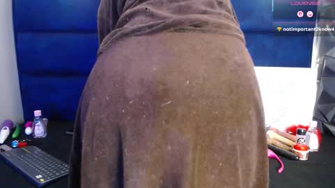 karoline online show from March 25, 5:00 am