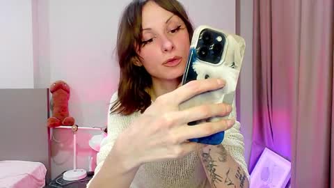 Mandy Green online show from April 9, 8:36 pm