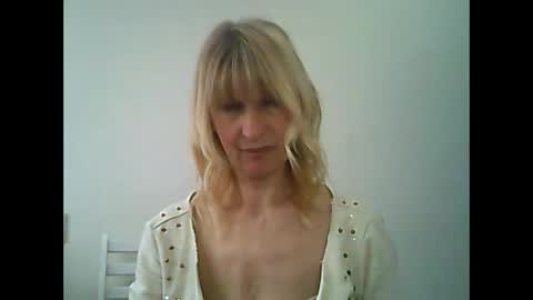 sexybabyforyou online show from April 18, 9:45 am