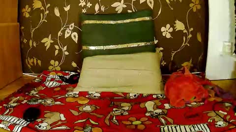 Squirty Maya Gold online show from March 18, 5:45 am