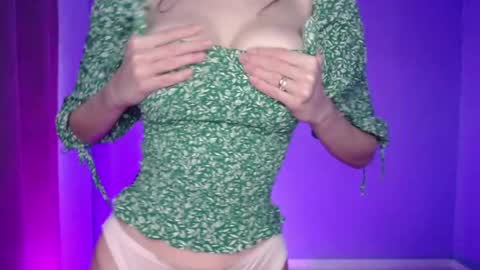 Sofi Smile online show from June 3, 9:43 am