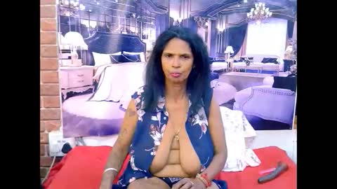 sexyva4u2luv online show from May 10, 7:49 pm