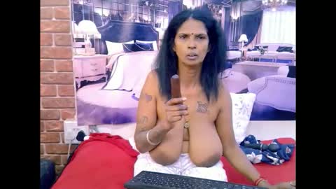sexyva4u2luv online show from May 17, 10:36 am