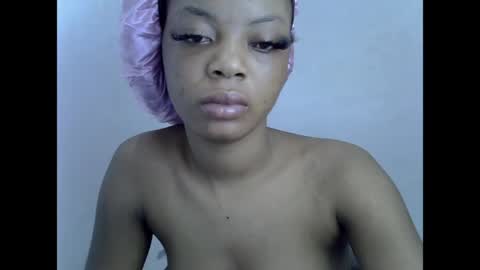 sexyxpeach online show from March 21, 12:15 am