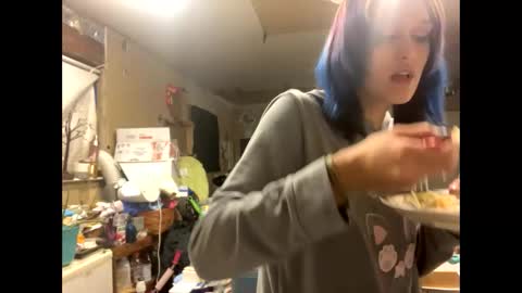 Shelby holes online show from November 18, 9:54 am