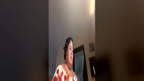 shndra32 online show from July 4, 8:49 pm