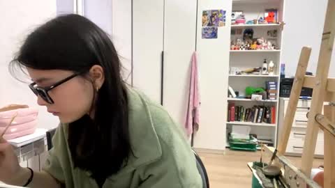 Marie online show from April 15, 2:50 pm